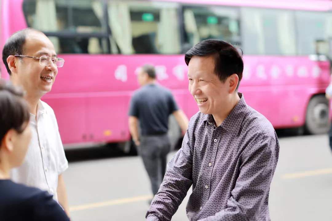 余姚市領導視察比依電器全面恢復生產生活秩序情況